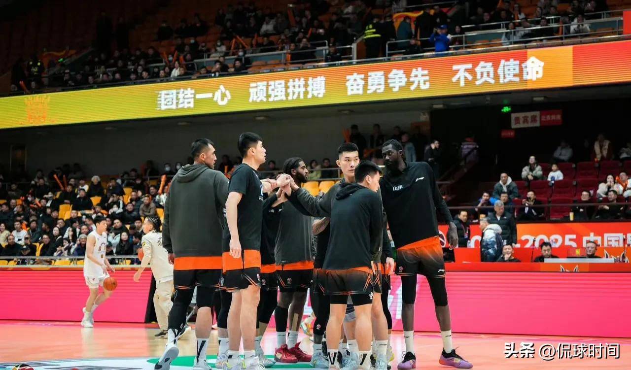 篮网队主教练赞叹球队团结，锁定季后赛席位